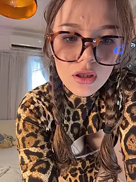 Snapshot of Tallulah_Kinky chatting on 30, 4, 2026 Tallulah Kinky online show from 30, 4, 2026