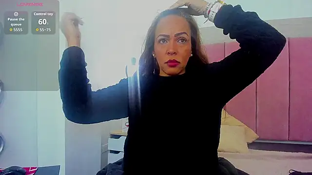Snapshot of Helenn_Moore chatting on 11, 6, 2026 Helenn Moore online show from 11, 6, 2026