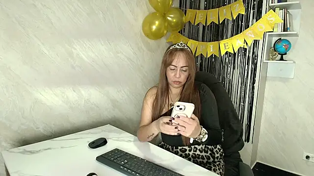 Helenn Moore online show from 10, 4, 2026