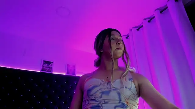 BellaRoge online show from 22, 4, 2026