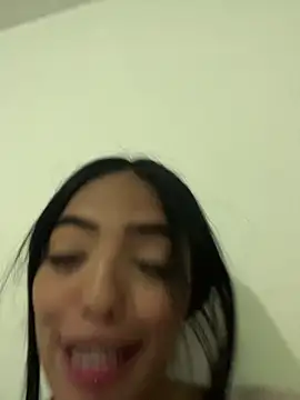 sylphiee  online show from 11, 3, 2026