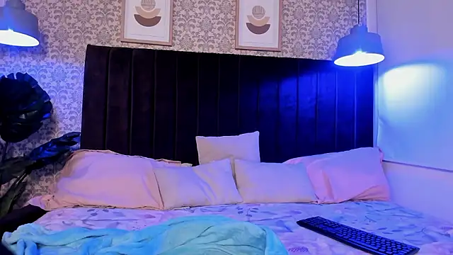 Violettaa Stone online show from 18, 3, 2026