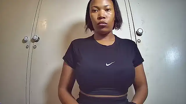 Snapshot of embarbianc chatting on 18, 5, 2026 embarbianc online show from 18, 5, 2026