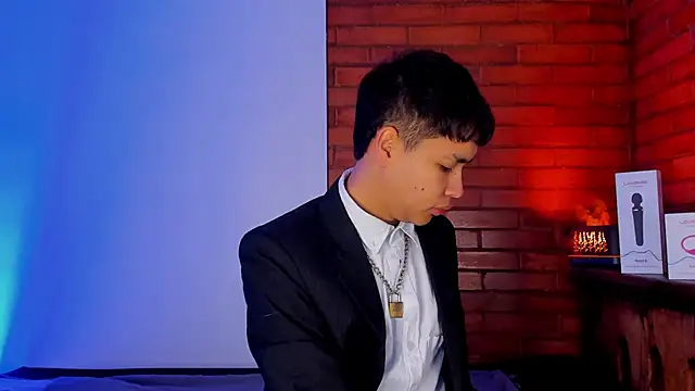 Lee Colee online show from 7, 4, 2026