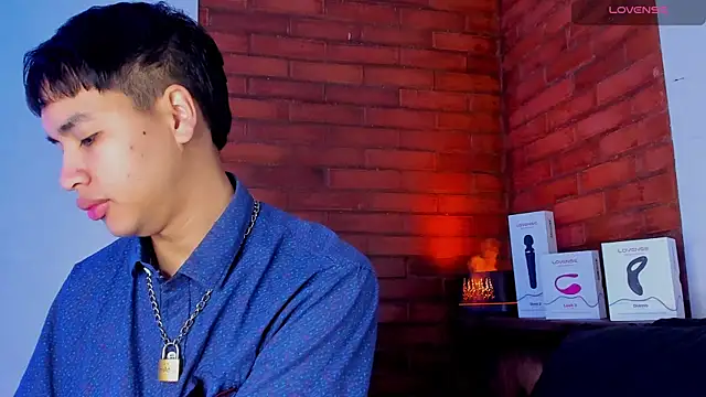 Lee Colee online show from 8, 4, 2026