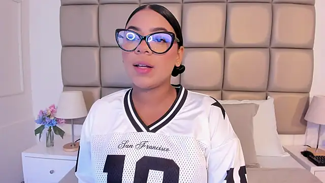 lilly williamss online show from 25, 4, 2026
