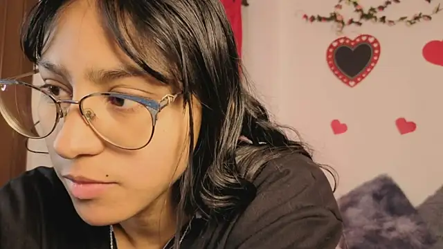 PaulaCutexs online show from 5, 5, 2026