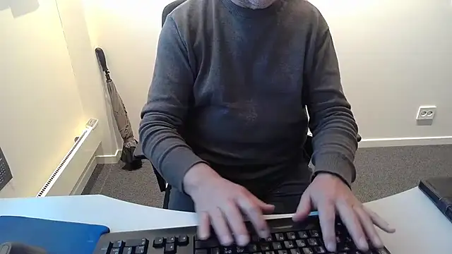 Snapshot of Buggemann chatting on 28, 4, 2026 Buggemann online show from 28, 4, 2026