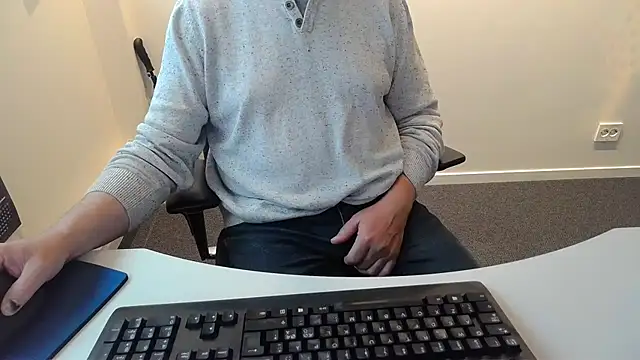 Snapshot of Buggemann chatting on 3, 6, 2026 Buggemann online show from 3, 6, 2026