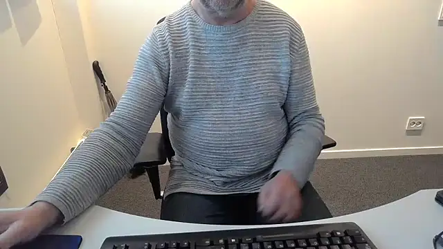 Snapshot of Buggemann chatting on 11, 5, 2026 Buggemann online show from 11, 5, 2026