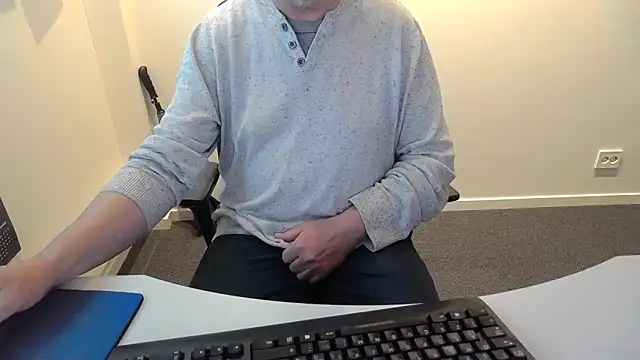 Snapshot of Buggemann chatting on 4, 6, 2026 Buggemann online show from 4, 6, 2026