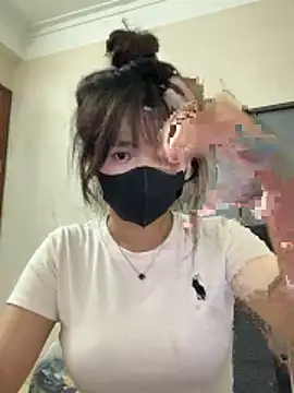 VyVy18 online show from 18, 6, 2026