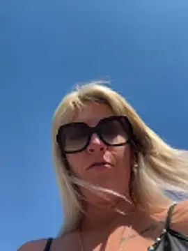 AtomBlondy online show from 9, 5, 2026