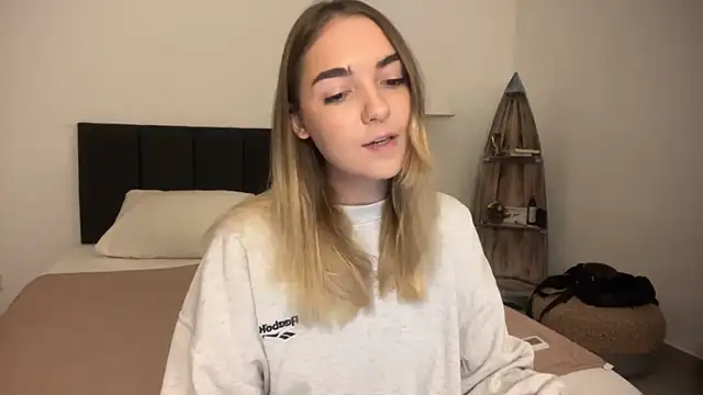 RoxyWet online show from 2, 4, 2026