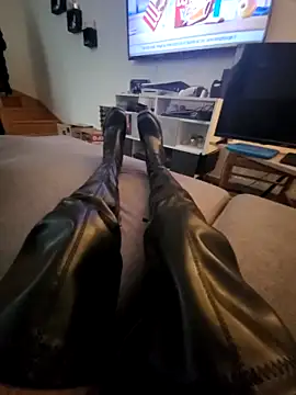 Snapshot of bootslove1 chatting on 3, 4, 2026 bootslove1 online show from 3, 4, 2026