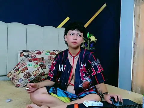 NikiEvanz online show from 22, 4, 2026
