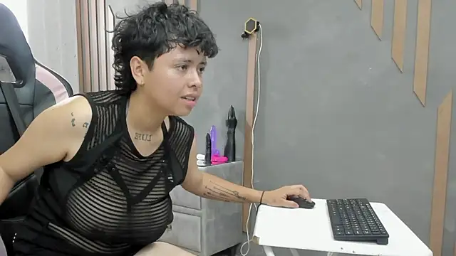 NikiEvanz online show from 1, 4, 2026