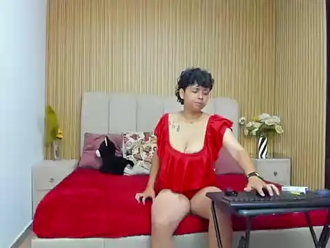 NikiEvanz online show from 4, 4, 2026