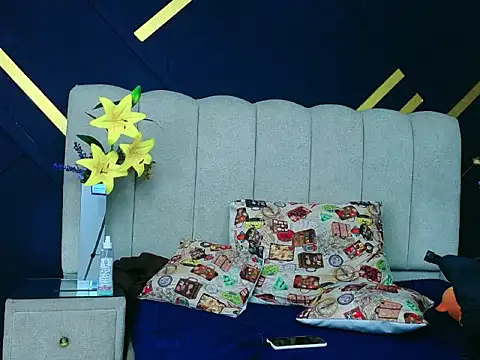 NikiEvanz online show from 12, 4, 2026