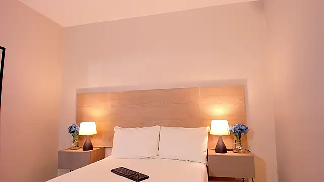 isabellathomass online show from 20, 4, 2026