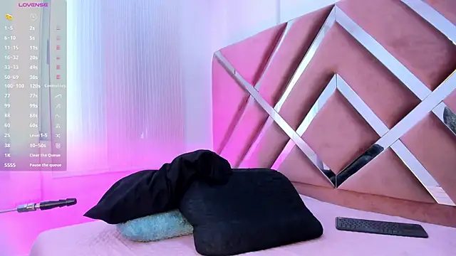 Zoe Evaanss  online show from 20, 4, 2026