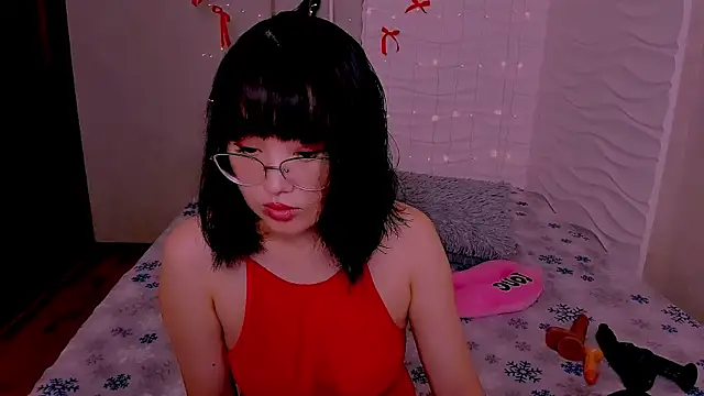 Akiko Yun online show from 30, 6, 2026