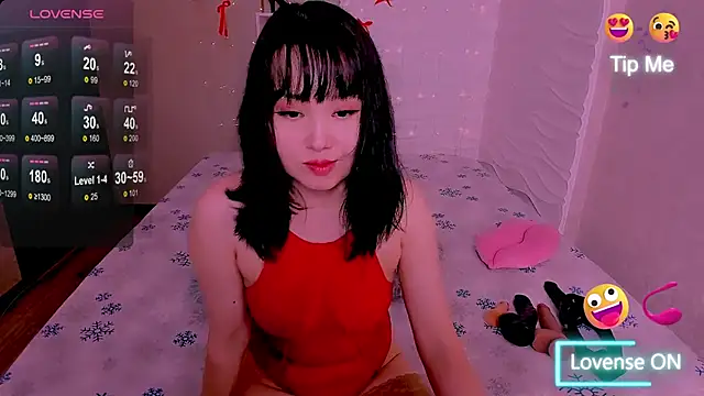 Akiko Yun online show from 24, 4, 2026