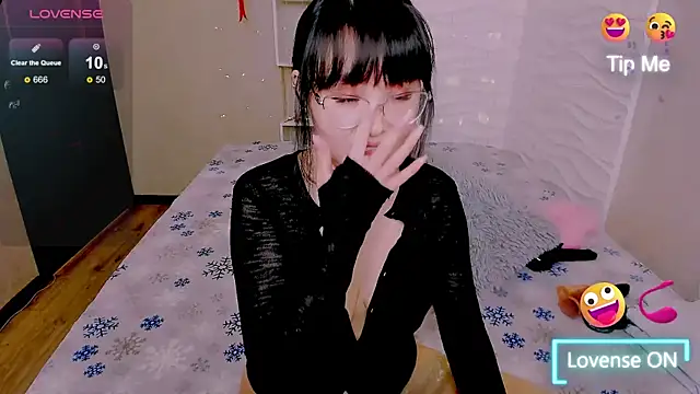 Akiko Yun online show from 20, 3, 2026