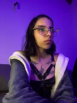 Poison Ivy 29 online show from 27, 4, 2026