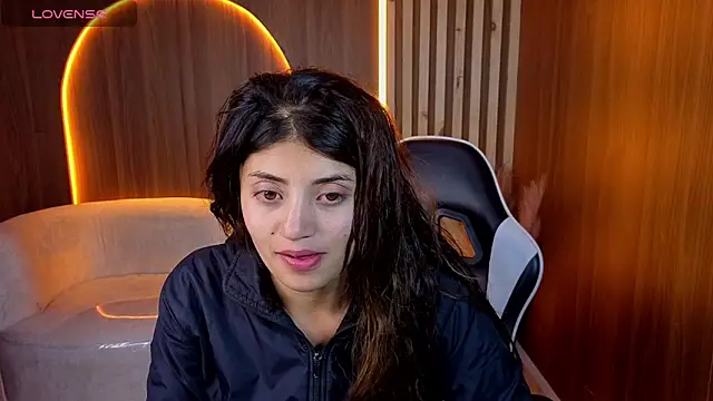 Lia queen tx online show from 7, 6, 2026