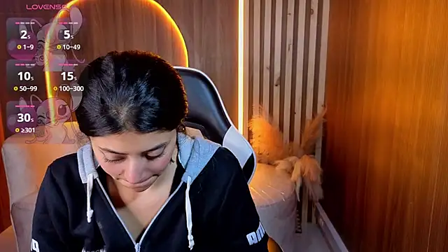 Lia queen tx online show from 14, 5, 2026