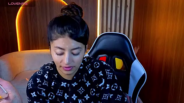 Lia queen tx online show from 14, 7, 2026
