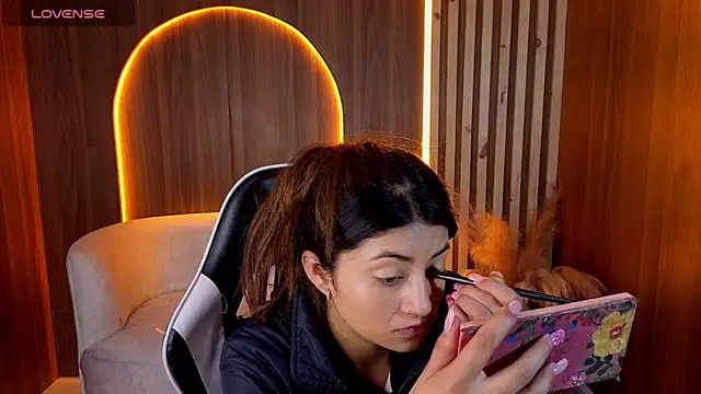 Lia queen tx online show from 26, 5, 2026