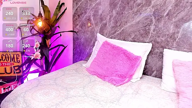 Megan Stein online show from 28, 4, 2026