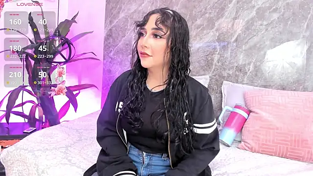 Megan Stein online show from 17, 7, 2026
