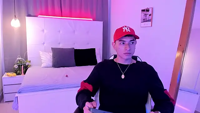 Snapshot of Thiago_2003_ chatting on 19, 4, 2026 Thiago 2003 online show from 19, 4, 2026