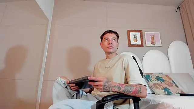 Thiago 2003  online show from 18, 3, 2026