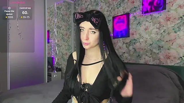 LizzyMooore online show from 12, 4, 2026