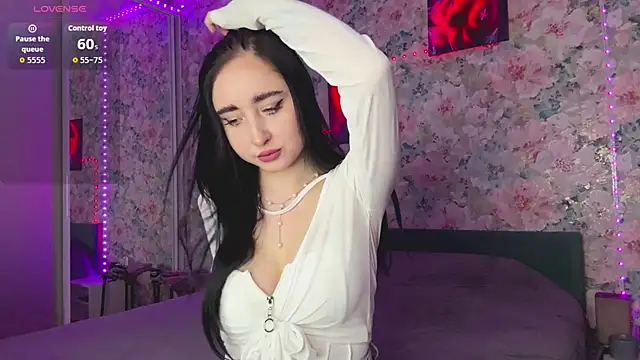 LizzyMooore online show from 2, 4, 2026