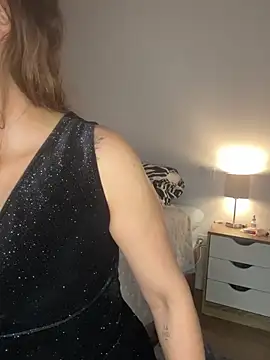 EmelyGigi online show from 14, 4, 2026