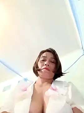Lyly22x online show from 2, 4, 2026