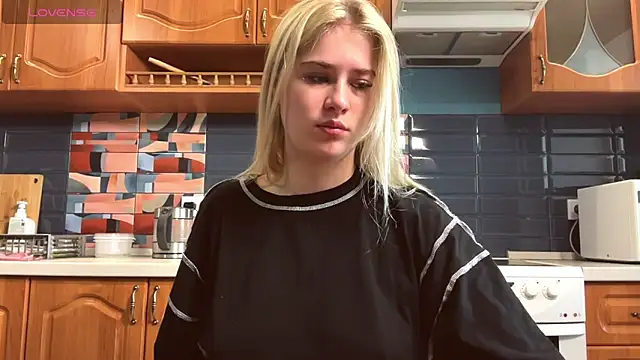 ivygenesis online show from 28, 4, 2026