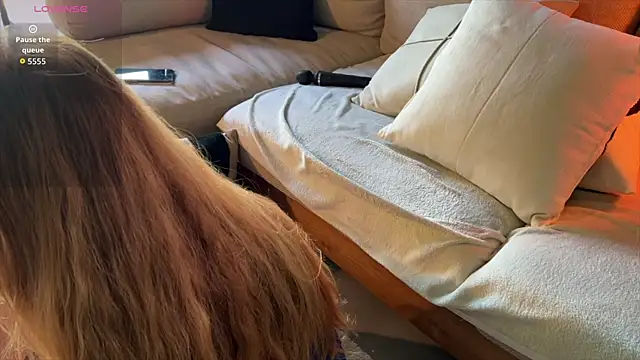 Battyredhair online show from 4, 5, 2026