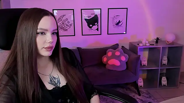 Bella  Hunters online show from 12, 3, 2026