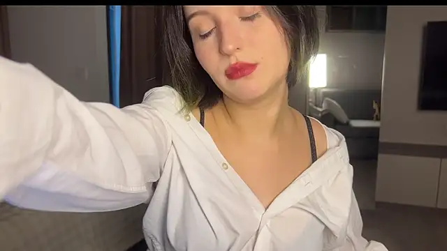 emilyy xoxo online show from 1, 4, 2026