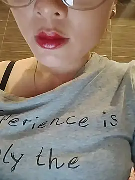 Snapshot of candy_flo chatting on 17, 5, 2026 candy flo online show from 17, 5, 2026
