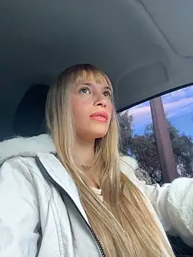 Camilabarbietoscano online show from 13, 3, 2026