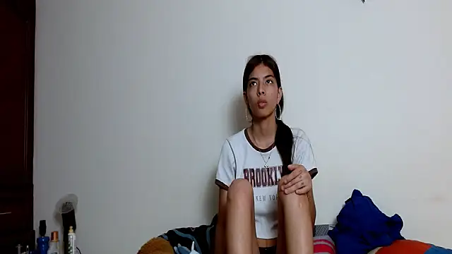 Sweet Scarlett  online show from 3, 6, 2026
