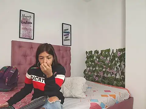 Sweet Scarlett  online show from 6, 5, 2026