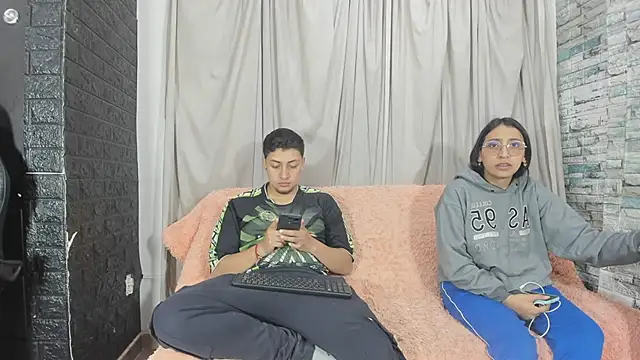 NoahAndBunny online show from 4, 5, 2026